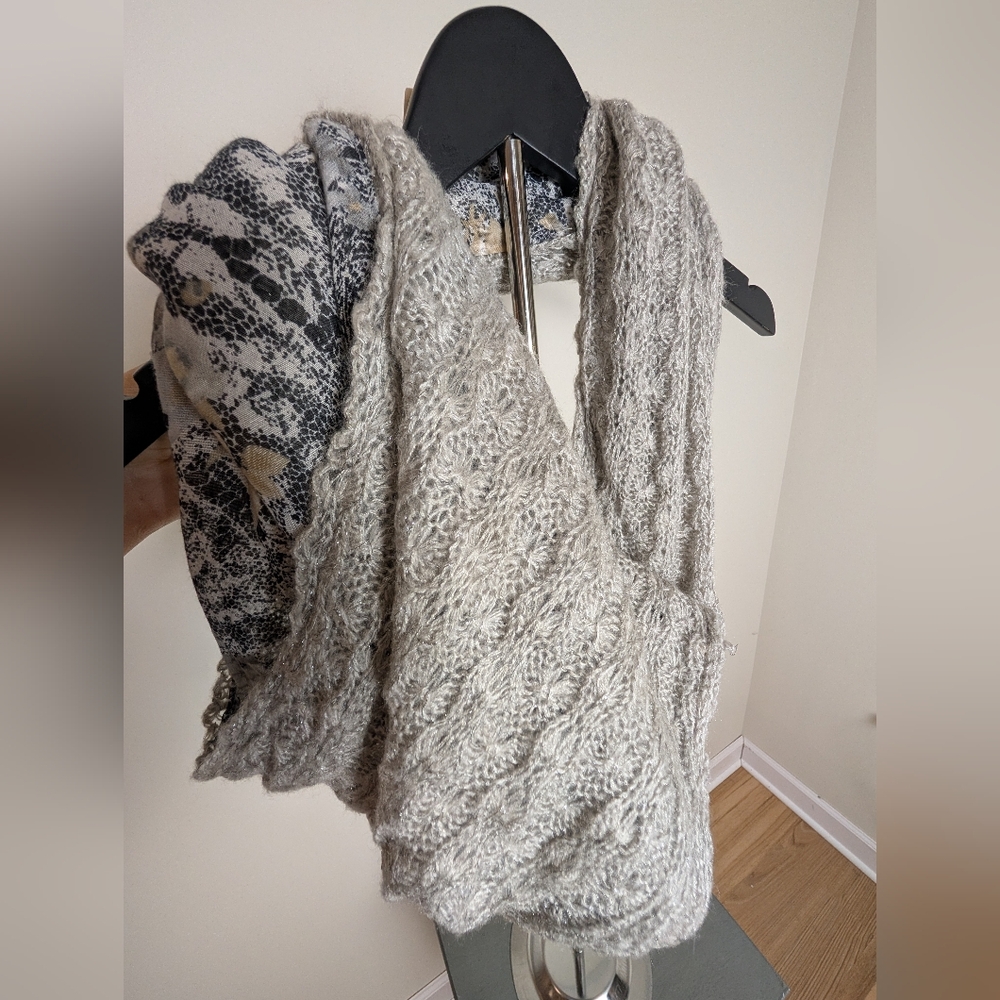 Collection Eighteen Women's One Size Infinity 2 Side Scarf In Grey Paisley Knit